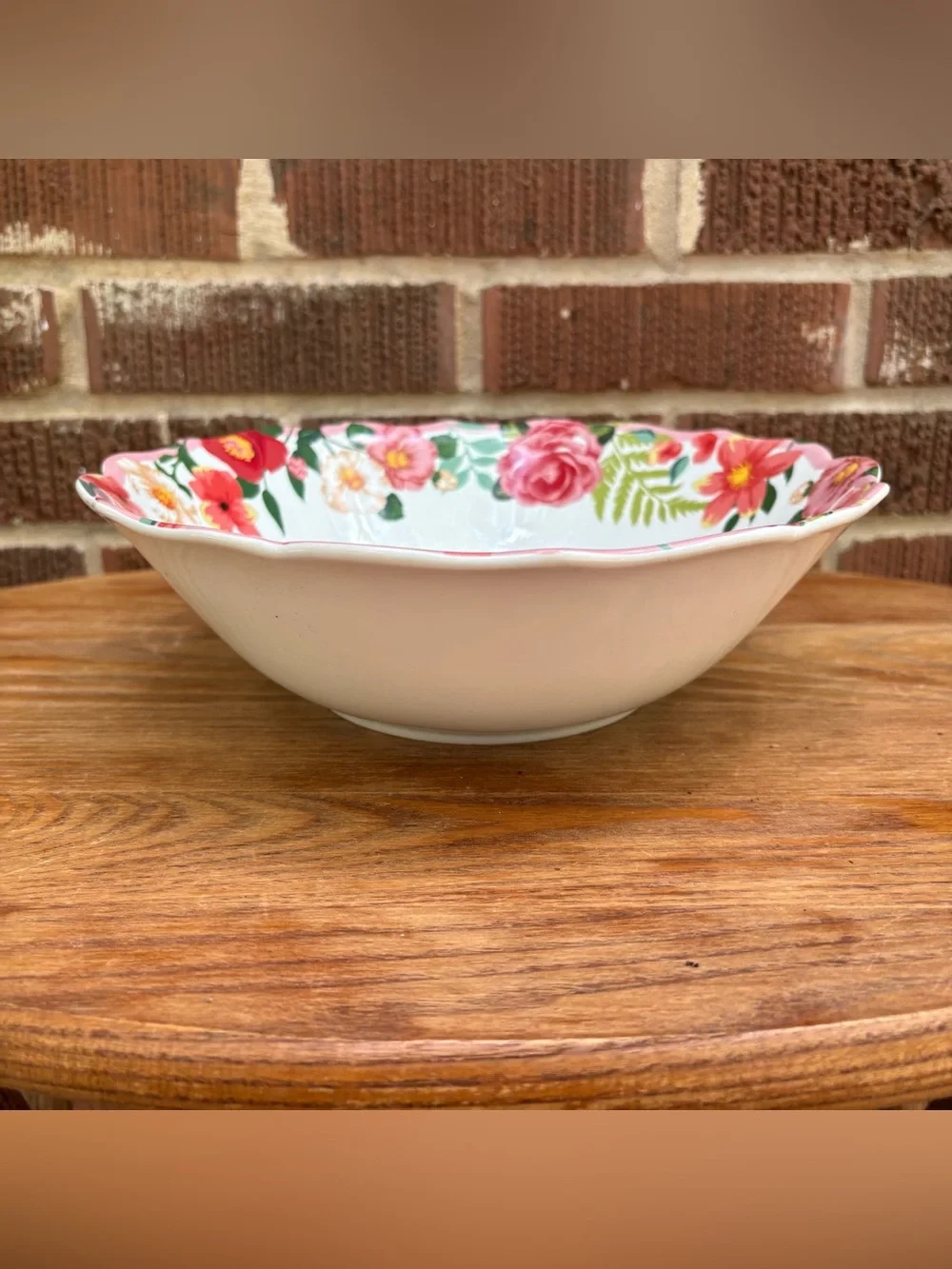 Windham Park Tableware Porcelain Kissing Bunny Red Serving Bowl